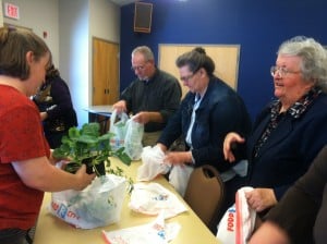 Anne Bradley, Letcher County Extension Agent w/GA participants.
