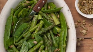 201107-omag-cora-salad-949x534